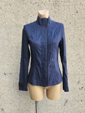 Sarah Pacini Navy Tailored Jacket